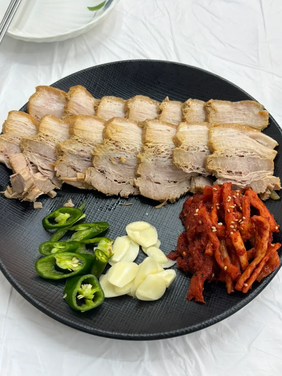 1인수육 한 접시