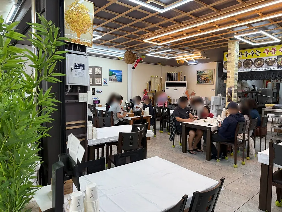 Seating inside Sokcho Topgol Makguksu Main Branch