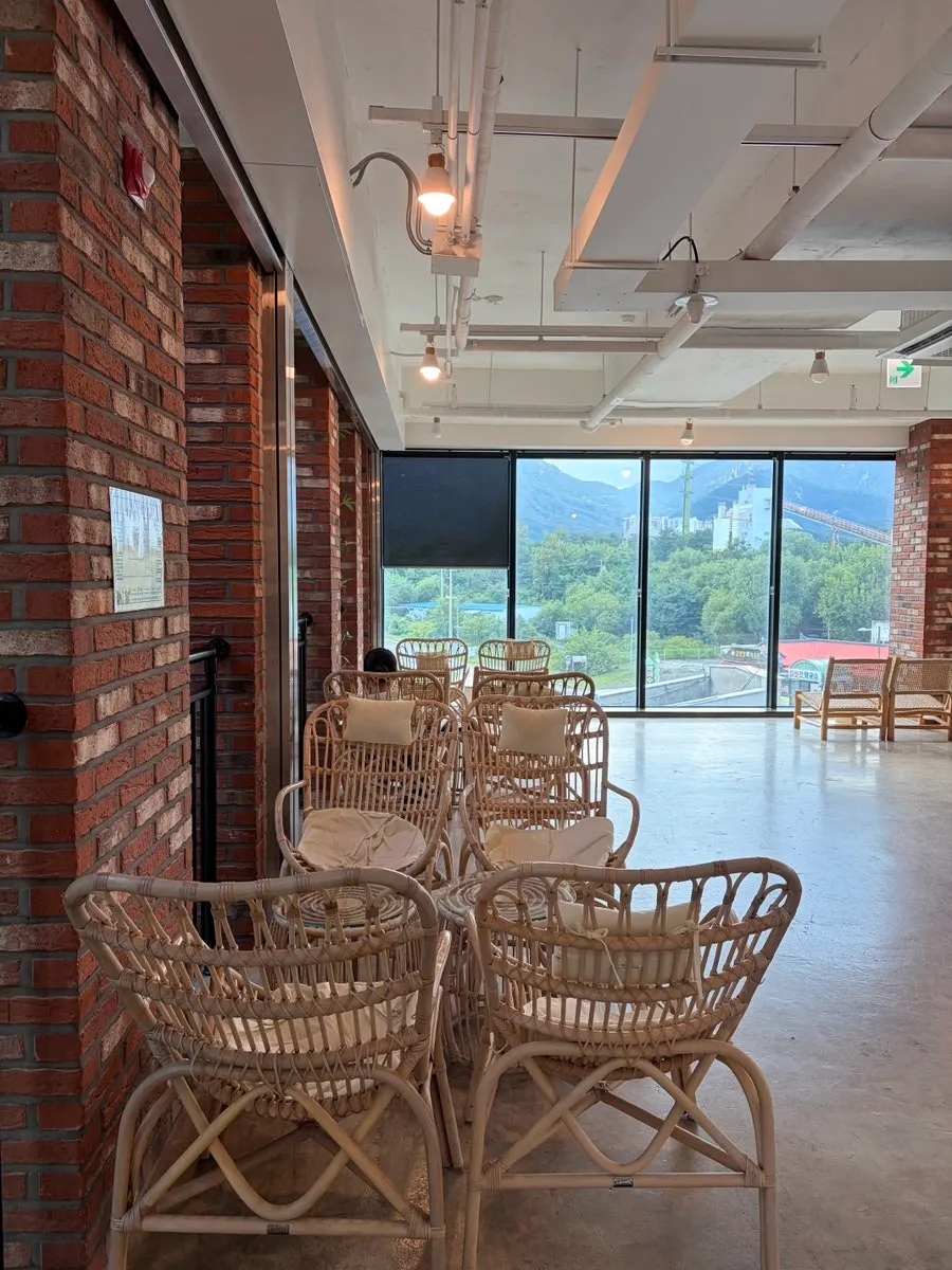 Café space suited to dates and family visits