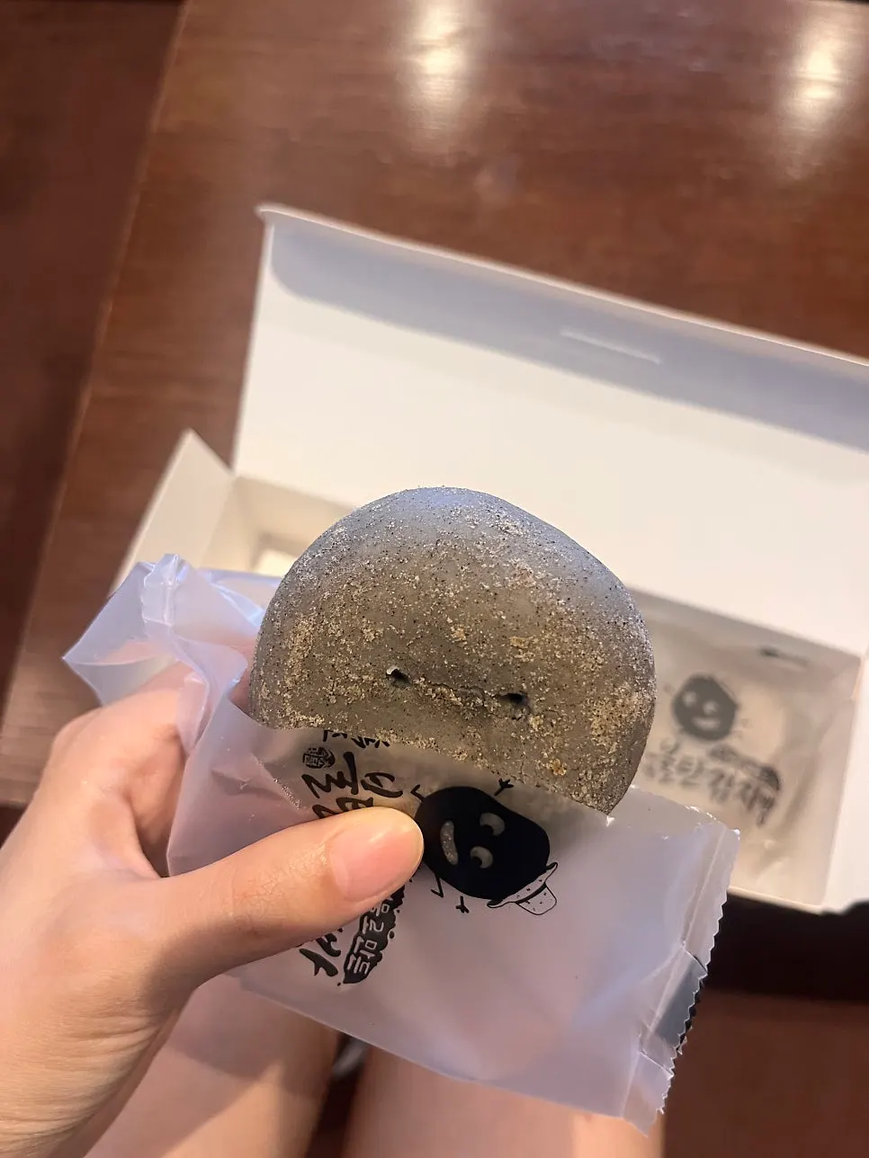 Cute potato-shaped squid-ink potato bread