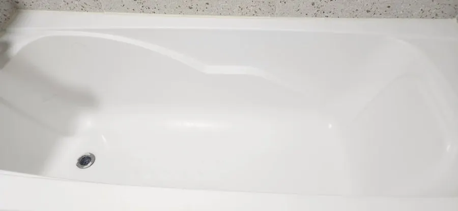 Bathtub in the room