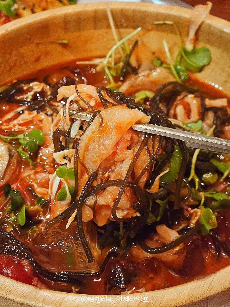 토마토 가자미 물회 한 그릇