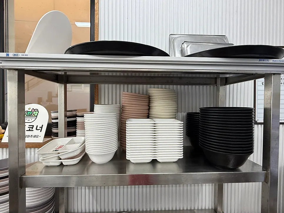 Tableware corner next to the self-serve bar