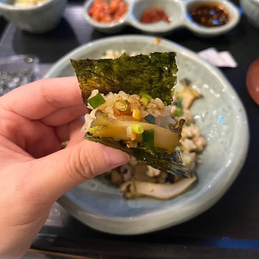 김치와 젓갈, 간장, 김 반찬