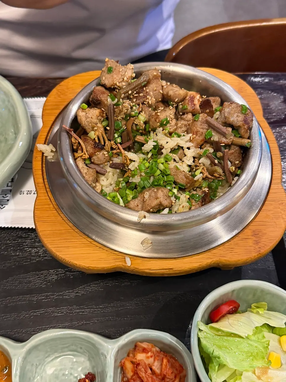 고기가 넉넉한 돼지고사리 솥밥