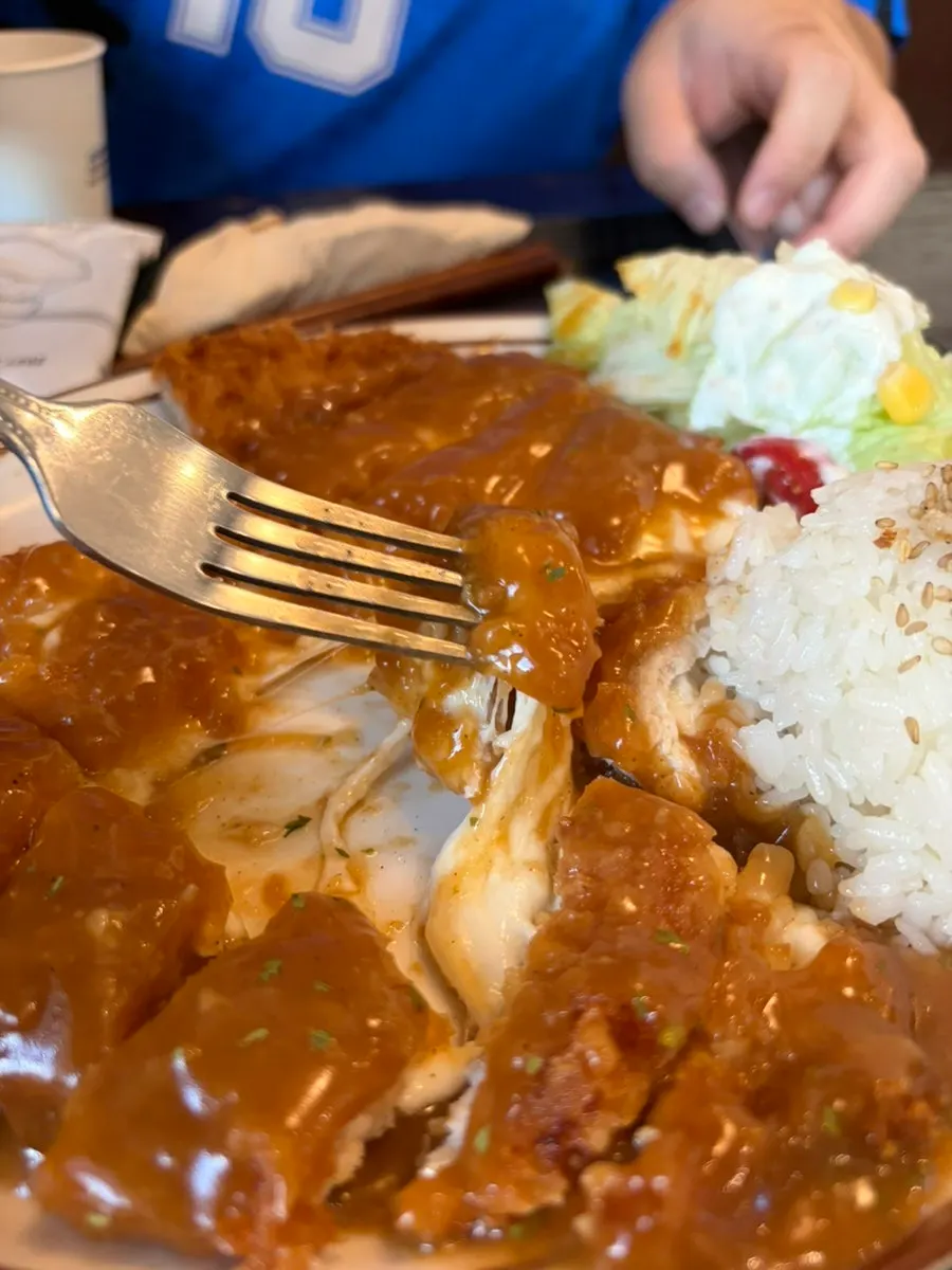 치즈가 늘어나는 치즈 돈까스 단면