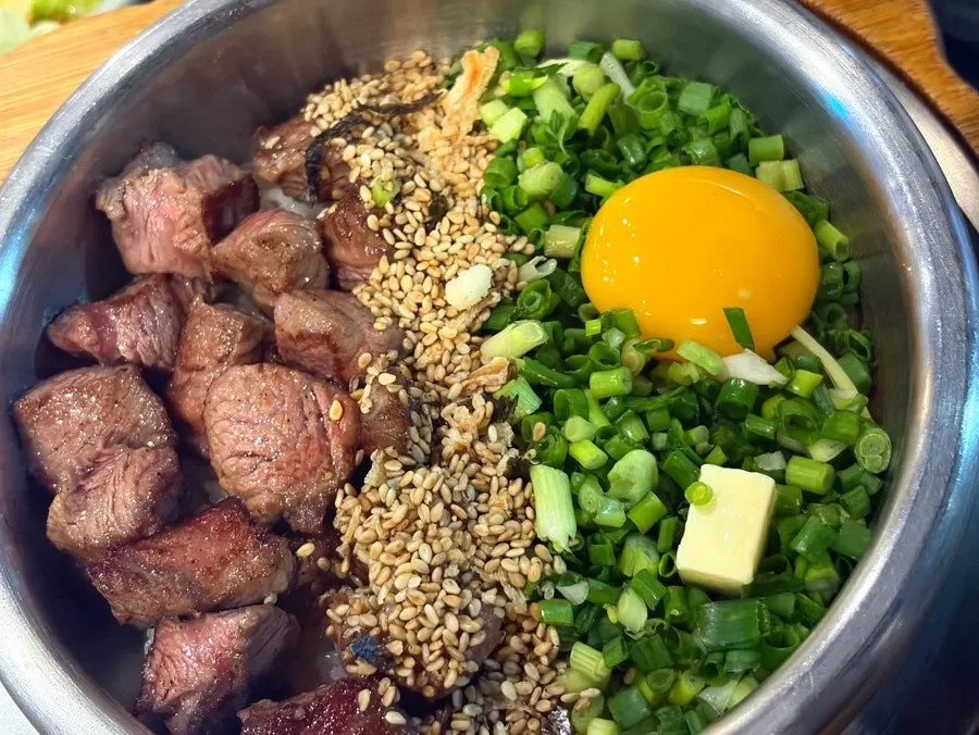 Solsot Gwangalli's solo pot rice set