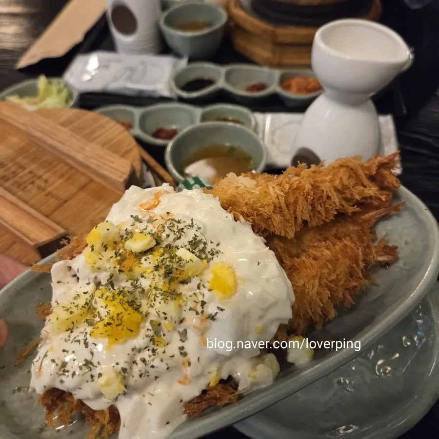 솥 바닥에 굳힌 마른 누룽지