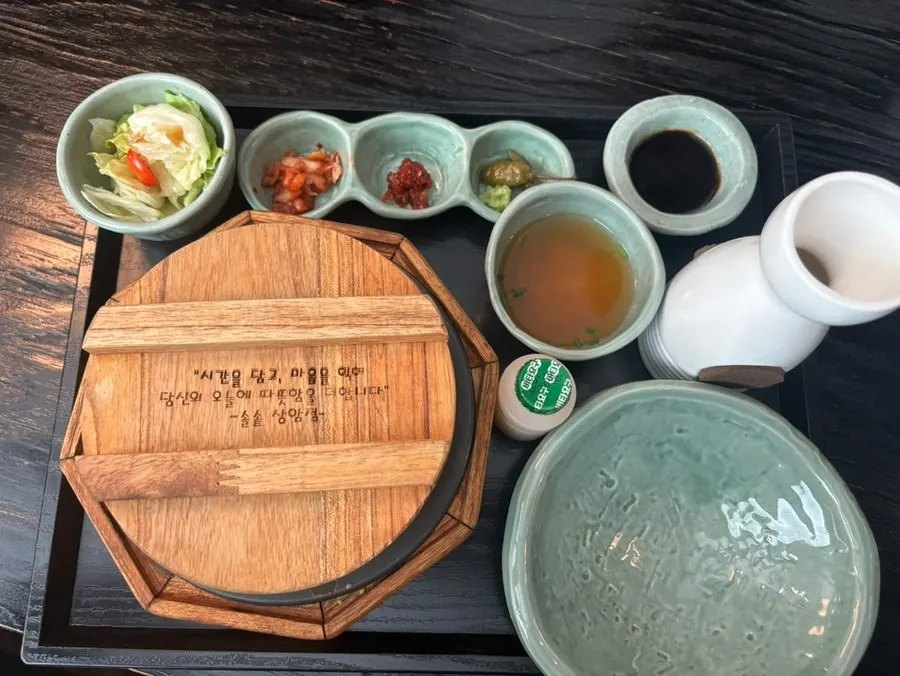 Neatly wrapped utensil set at Solsot Sangam Branch