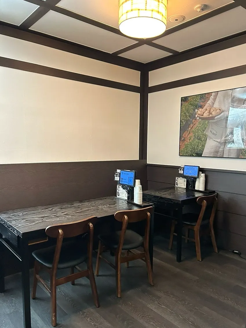 Private room space at Solsot Sangam Branch