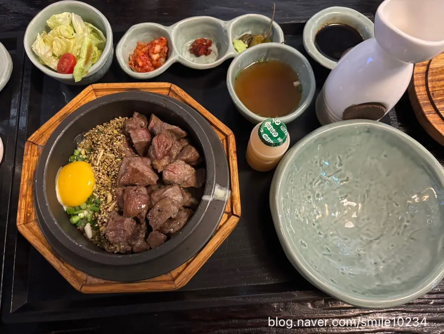 솔솥 상암점 스테이크 솥밥 상차림