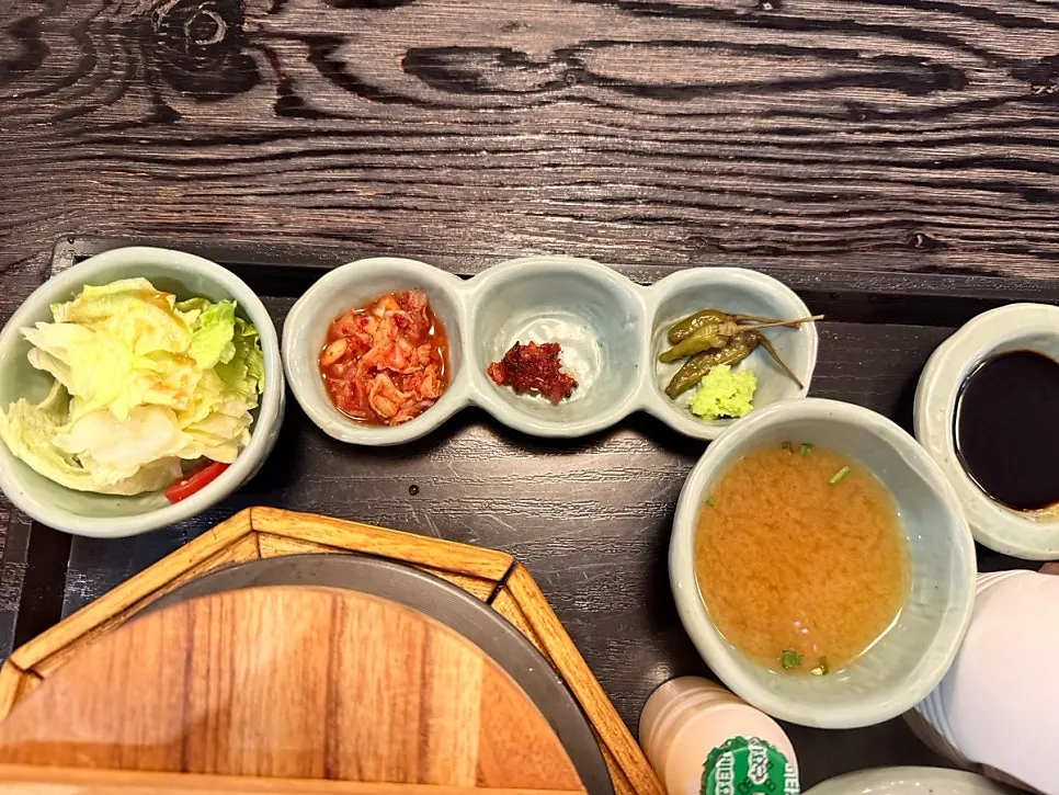 고기 2배 추가한 스테이크 솥밥 솥 안