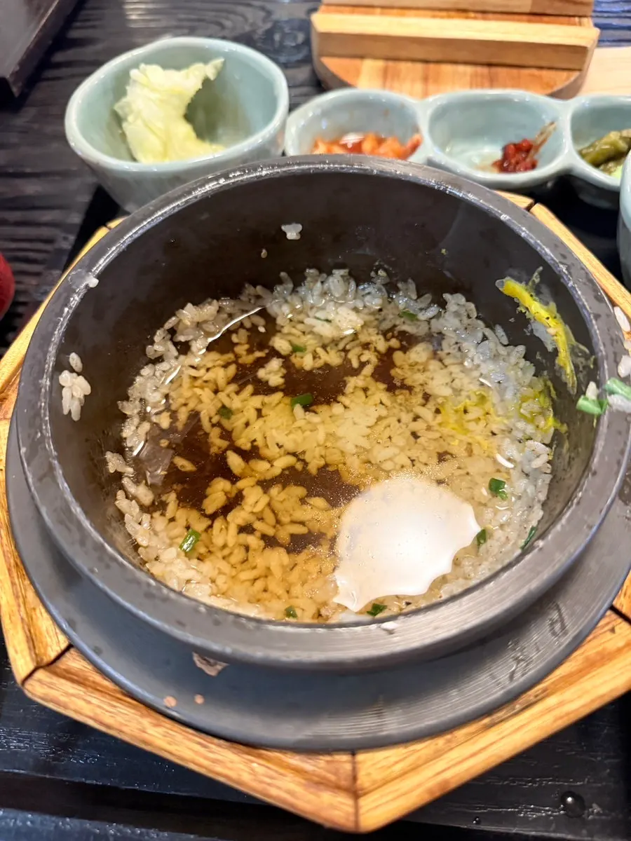 따뜻한 누룽지로 마무리한 식사