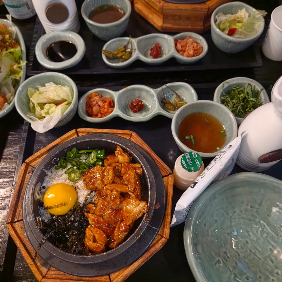 Steak pot rice with tender meat and side dishes