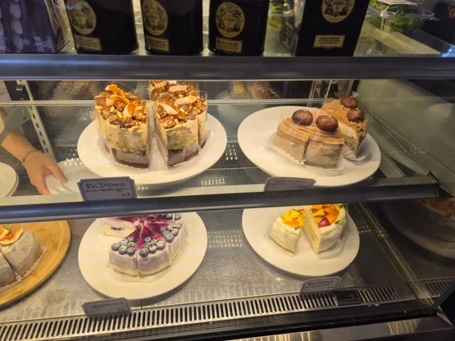 Fruit sando fig, mandarin, peach dan kek