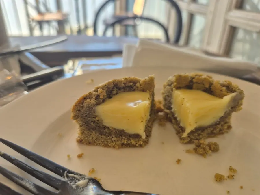 Lemon Earl Grey cookie dengan tekstur lembut kelihatan