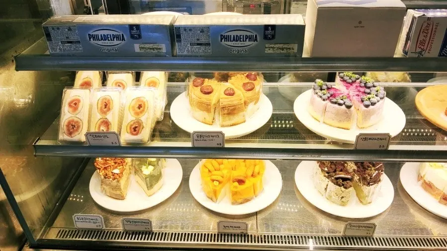 Desserts plated beautifully with flowers