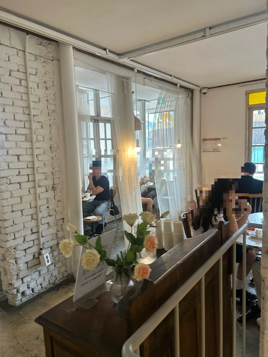 Table layout inside Something About Coffee