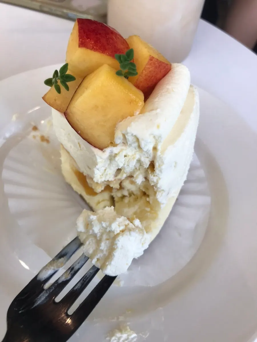 복숭아 치즈 케이크 단면