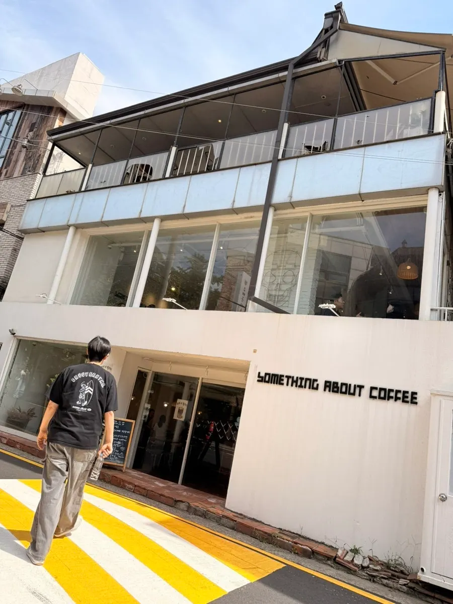 Exterior of the Something About Coffee building near Sinnonhyeon Station