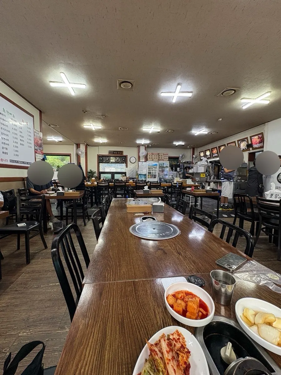 Spacious dining hall inside Somunnan Gamjatang's main Junggye branch