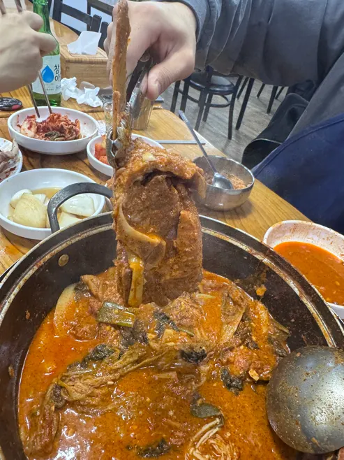 Broth-soaked ugeoji in the gamjatang