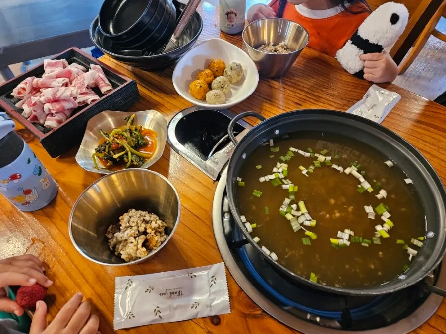 전골에 넣은 칼국수 면