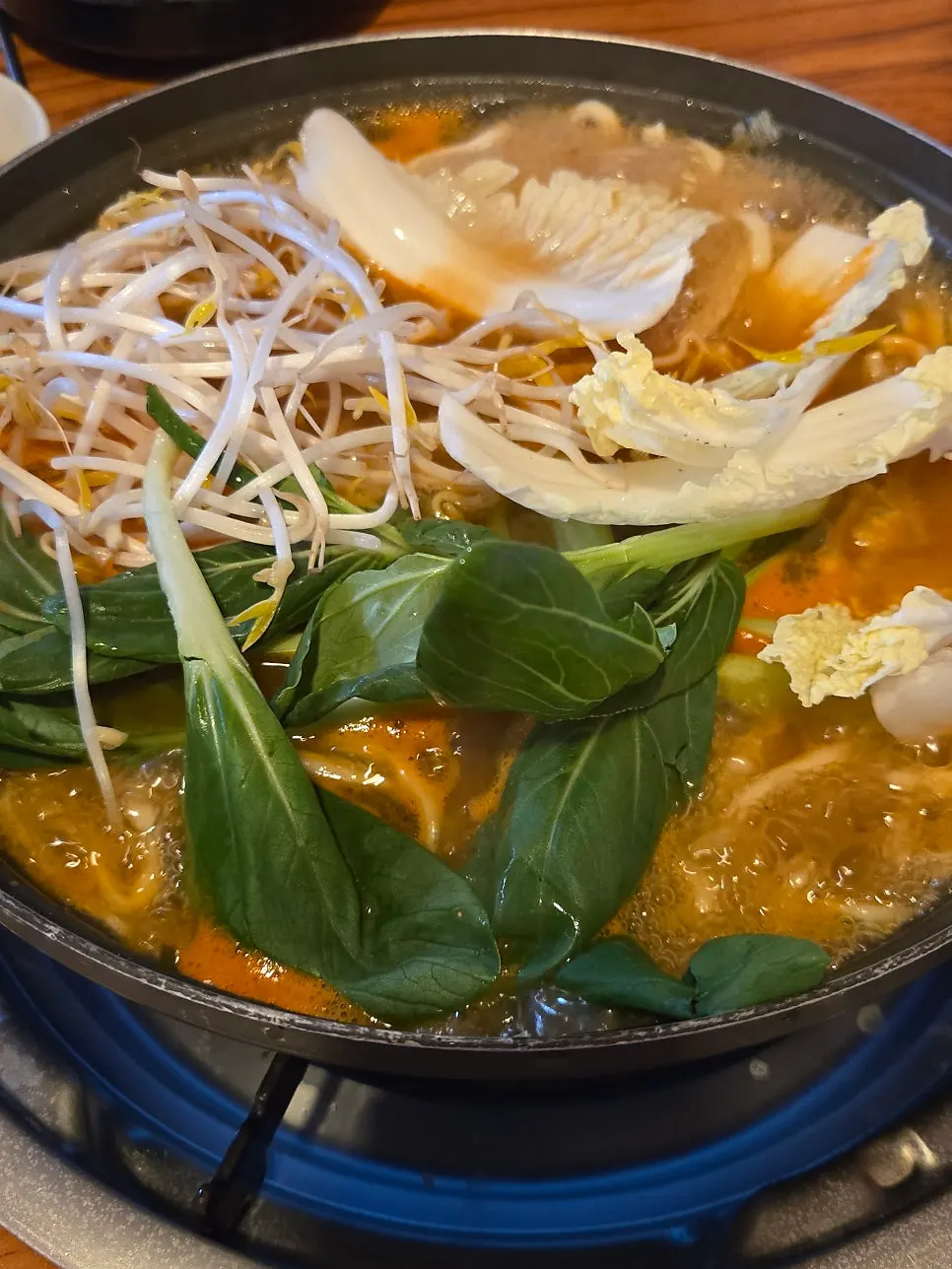 식사를 마친 송담칼국수 전골 테이블