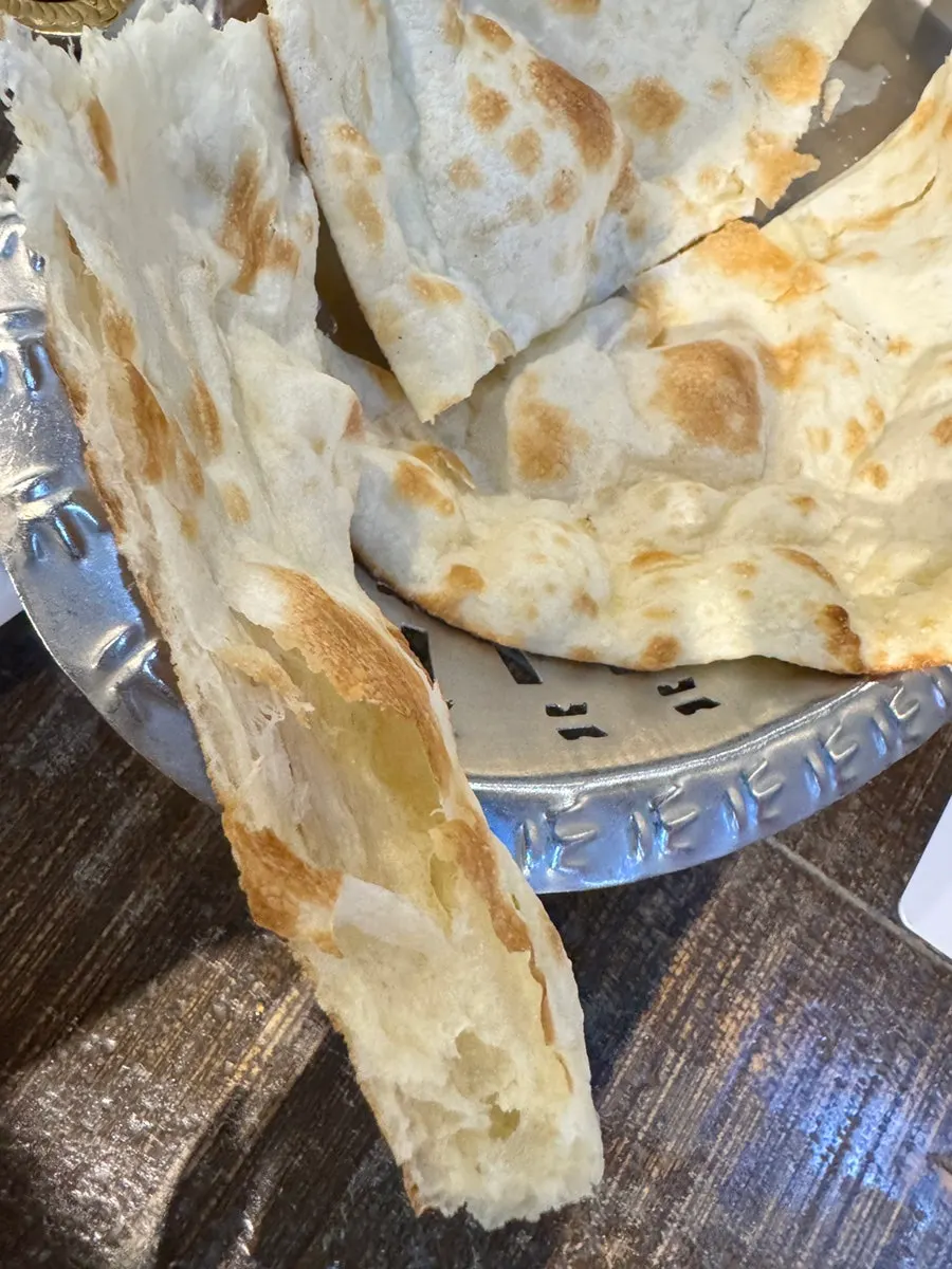 큼직하게 나온 난 한 장