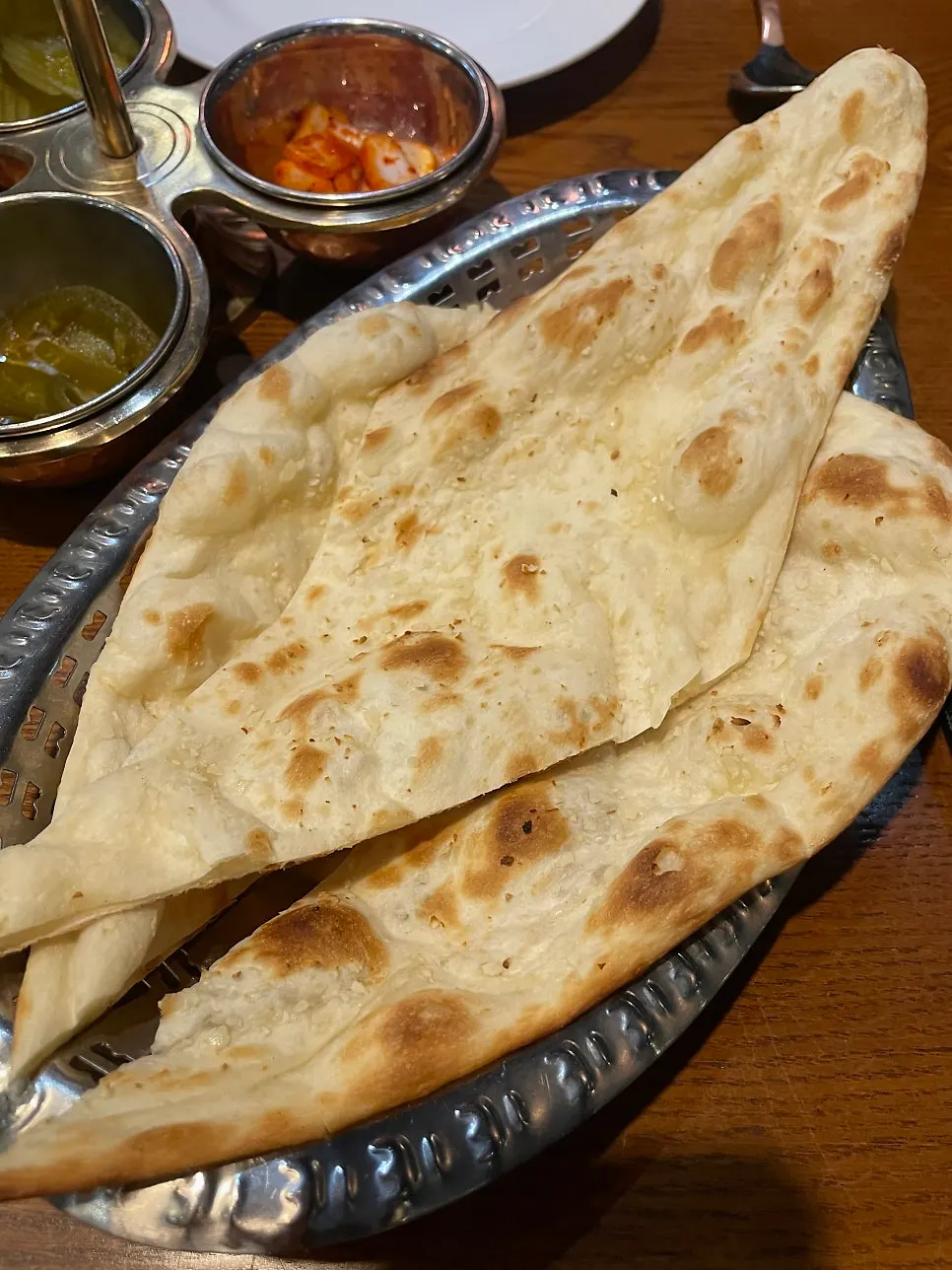 기본 난과 갈릭 난