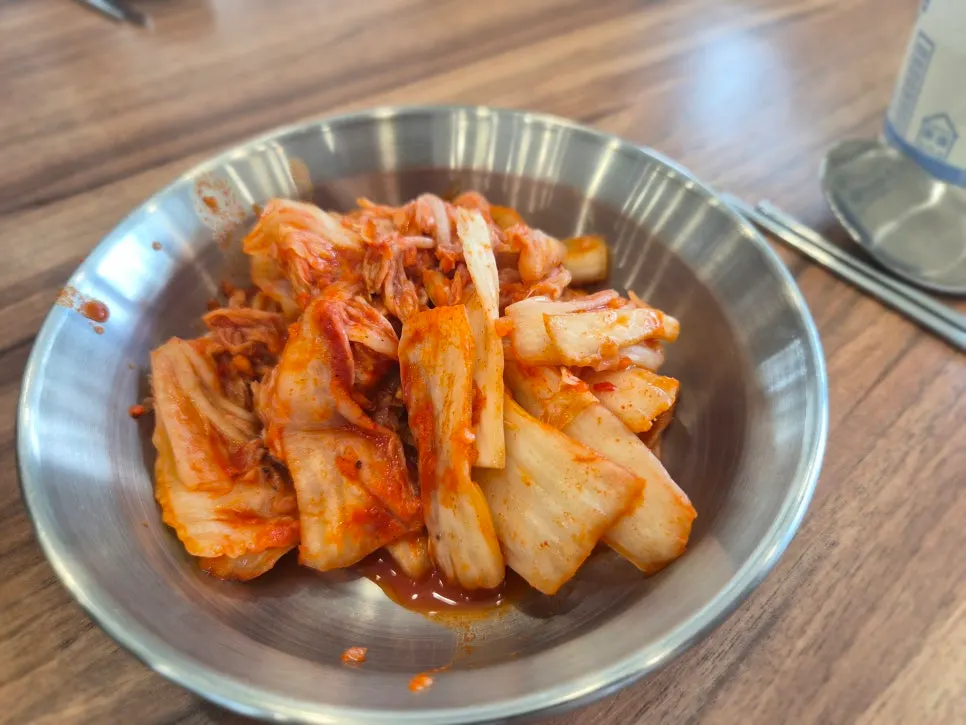 Generous supply of spicy kimchi