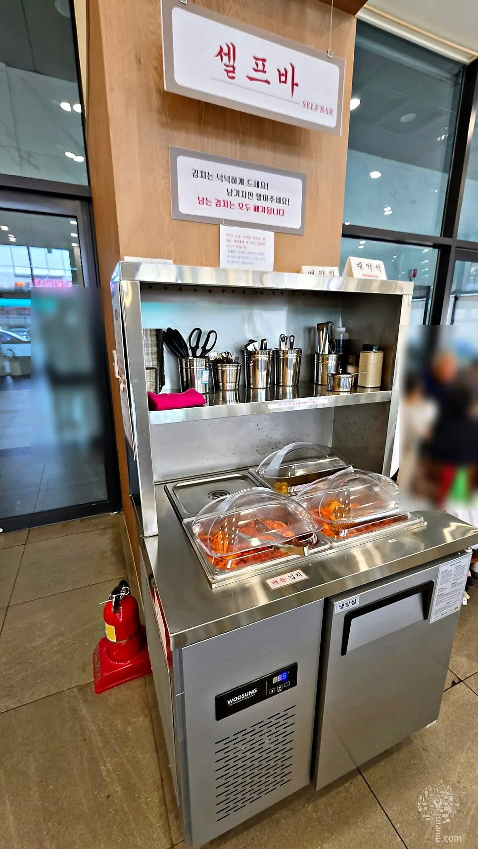 Single-diner seating