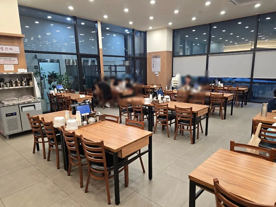 Atmosphere at the Songdo Korean restaurant
