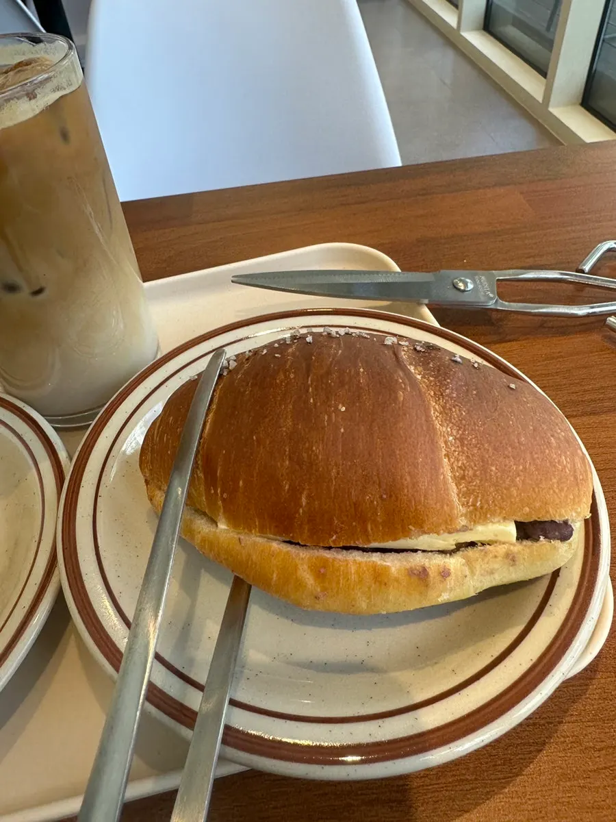 A plate with both salt bread varieties together
