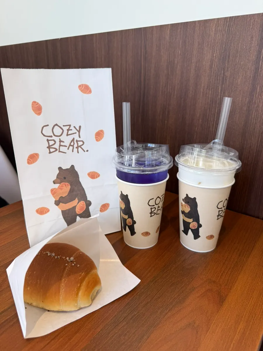 Green grape ade and strawberry milk in bear-character cups