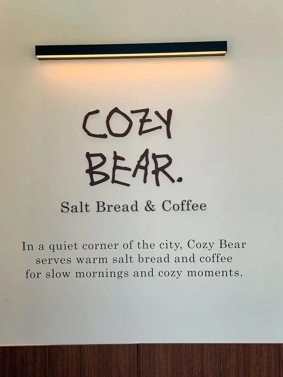 Cozy Bear's cozy small table area