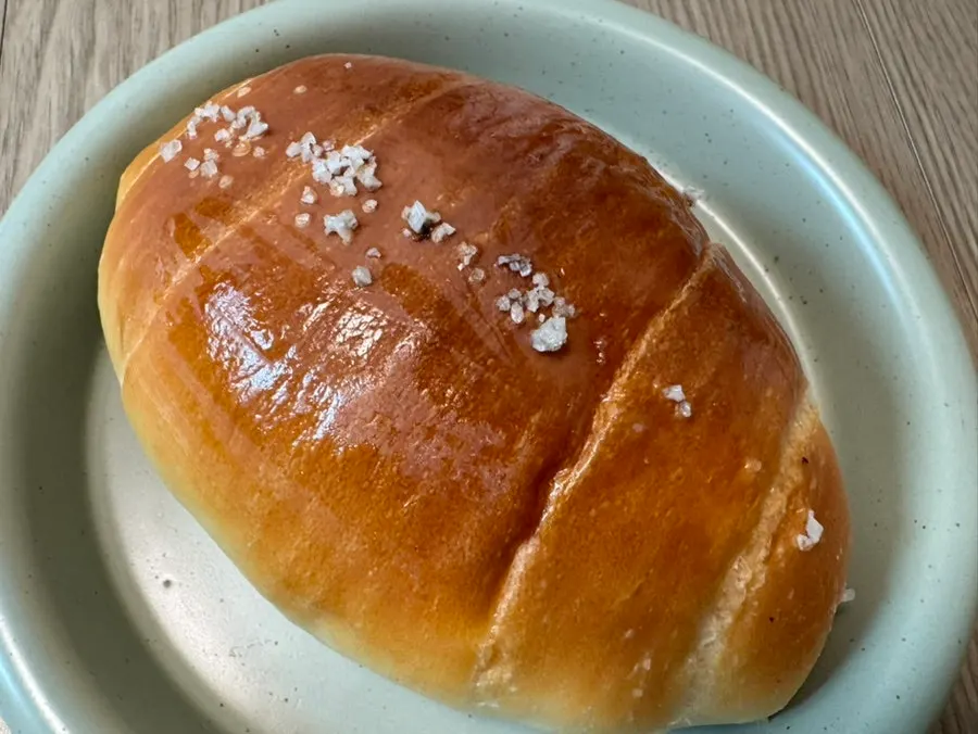 Cozy Bear's plain salt bread plated up