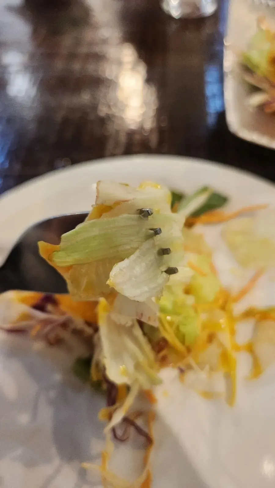 향신료 치킨 요리 사진