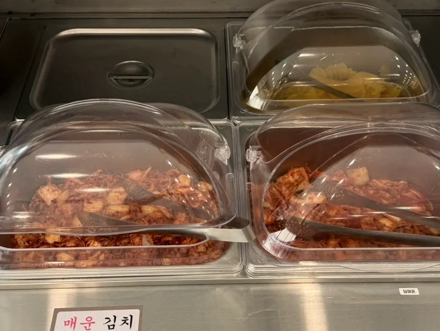 Basic side dishes served at the table