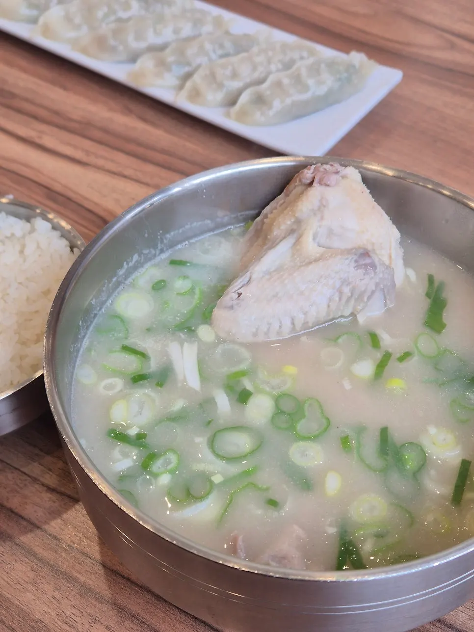 Photo from the visit to Eonyang Dak Kalguksu Incheon Songdo Branch