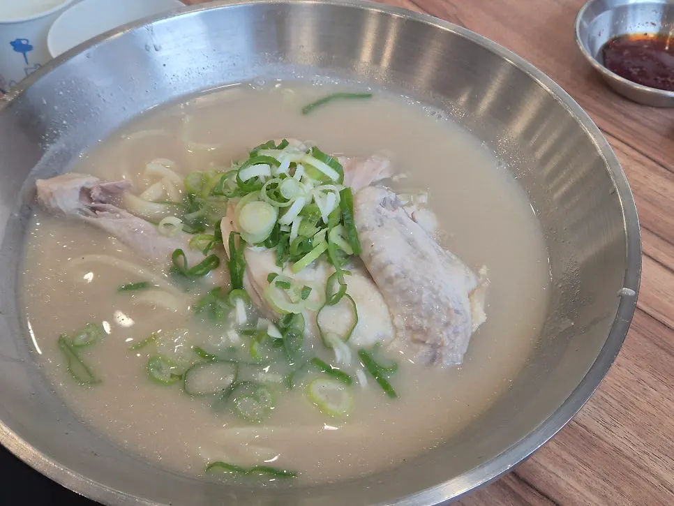 Milky perilla-based chicken kalguksu broth