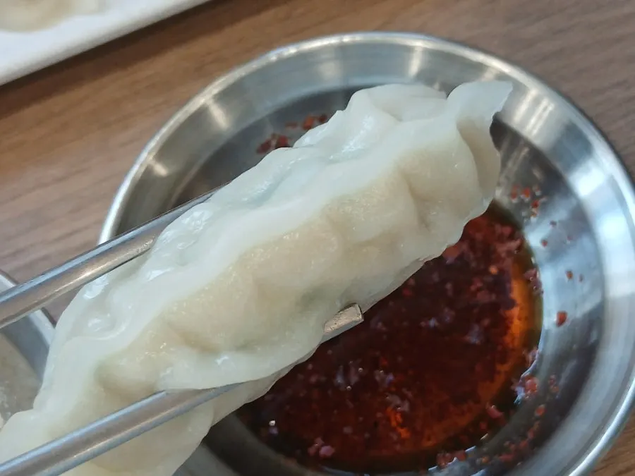 만두소가 꽉 찬 쫄깃만두 단면