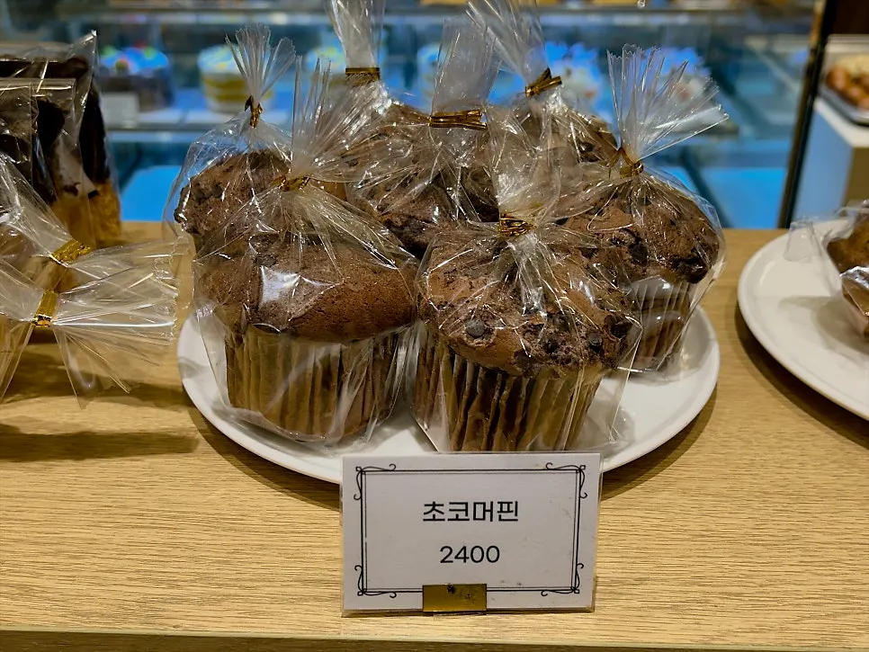 Meal breads at Tomoru Bakery