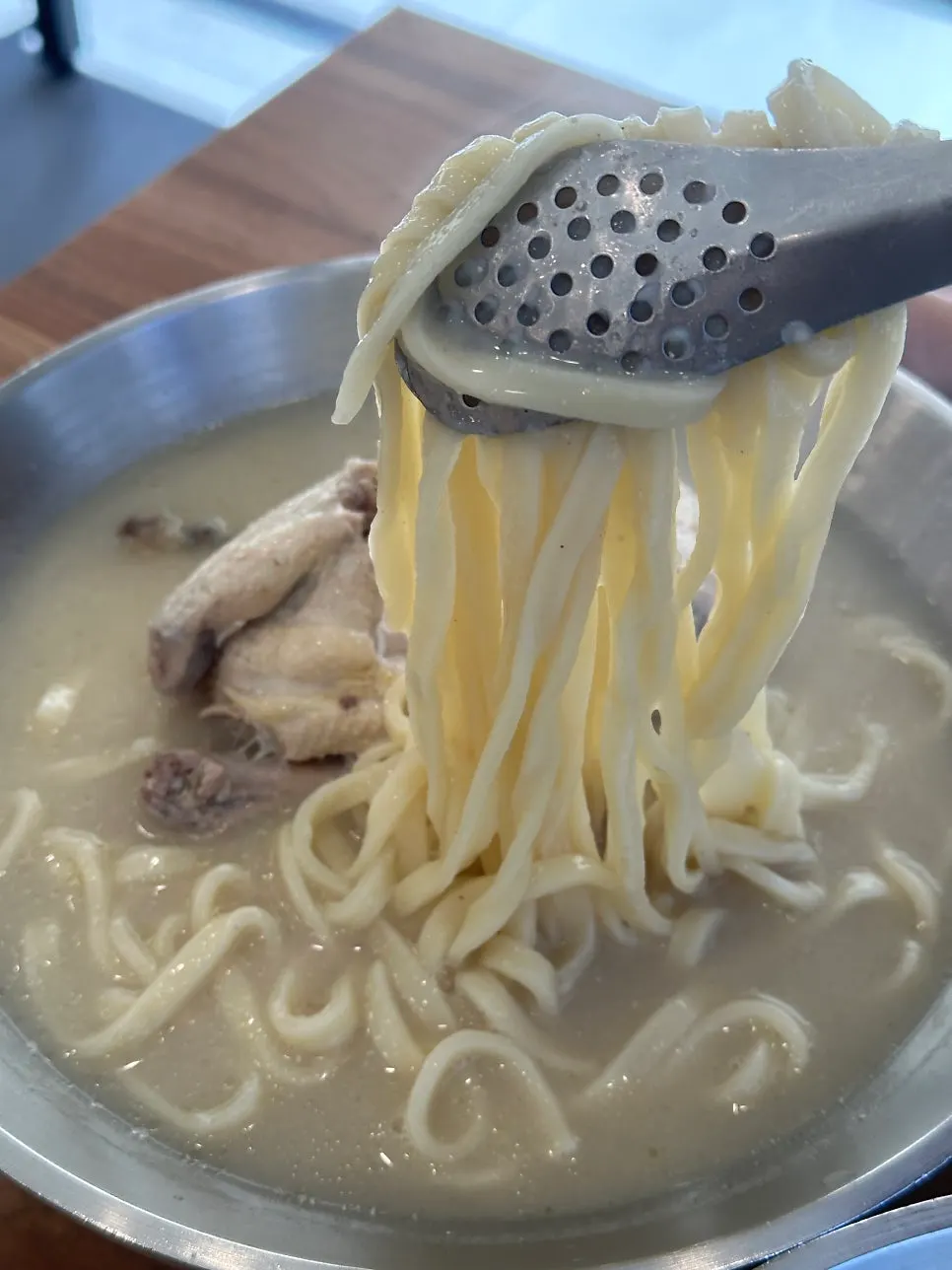 깊고 고소한 닭육수 관련 사진