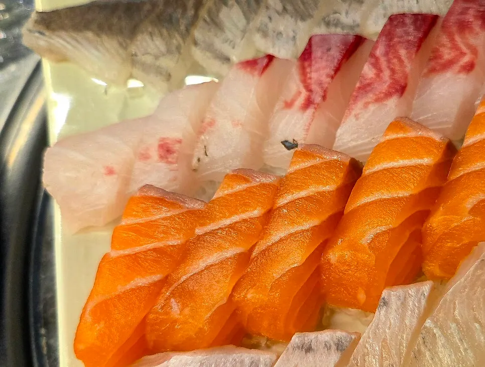Flounder and barley mullet live fish sashimi