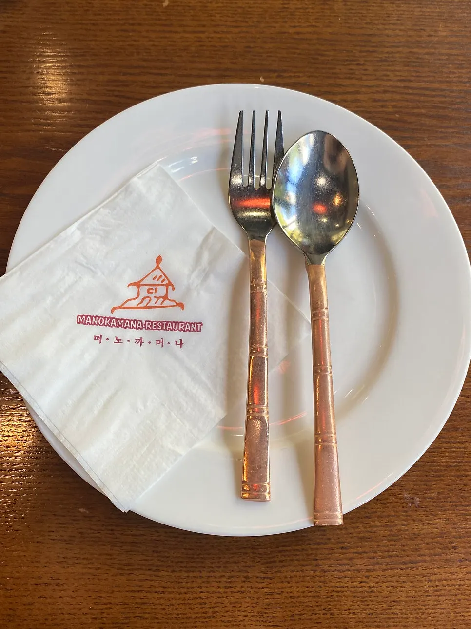 식사를 마친 머노까머나 송도점 테이블