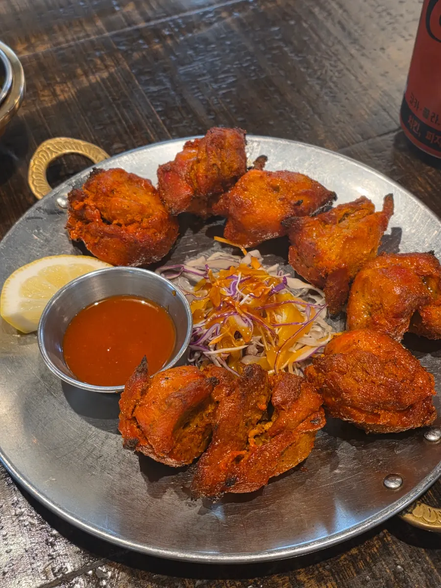 치킨 티카와 머턴 빈달루, 버터난 한 상