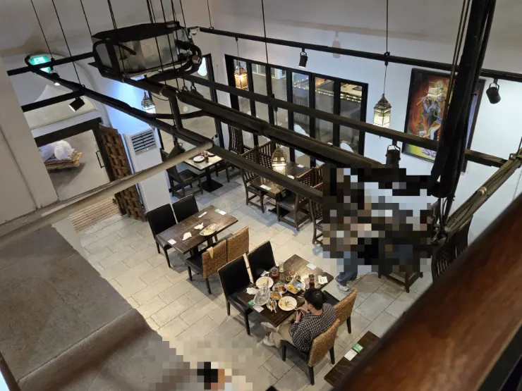 머노까머나 매장 내부 분위기를 담은 가로 사진