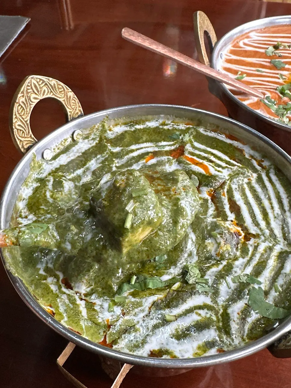 Palak paneer with spinach and paneer
