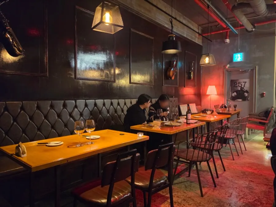 Dining and performance space at Jazz 257